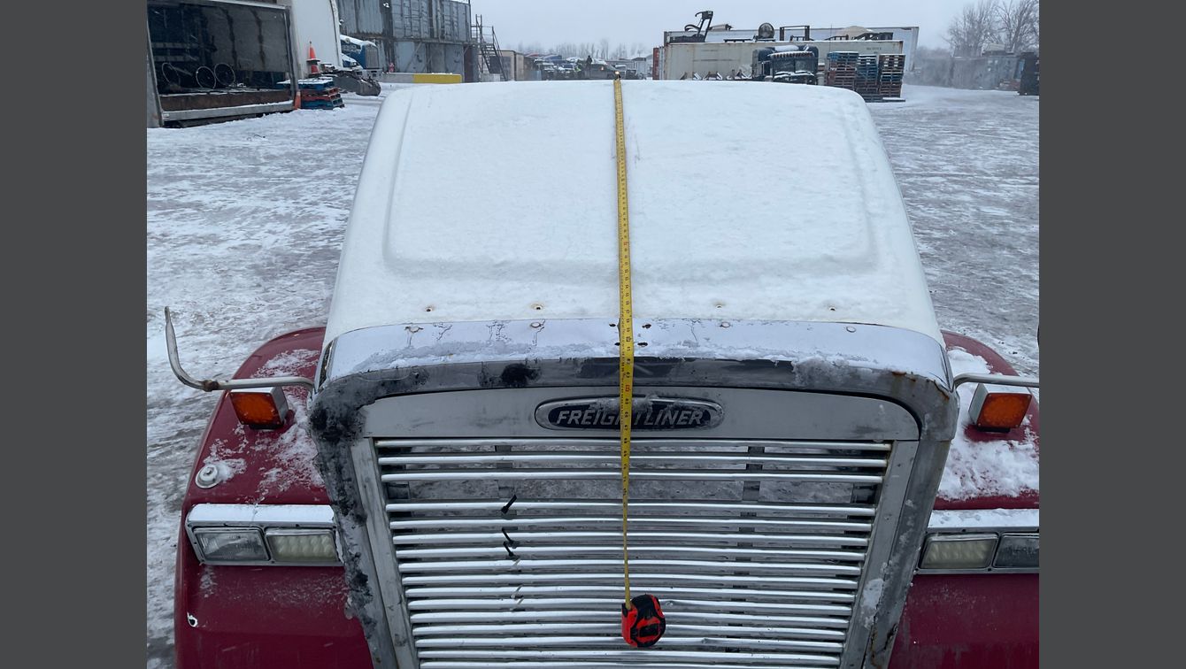 2005 FREIGHTLINER CLASSIC 