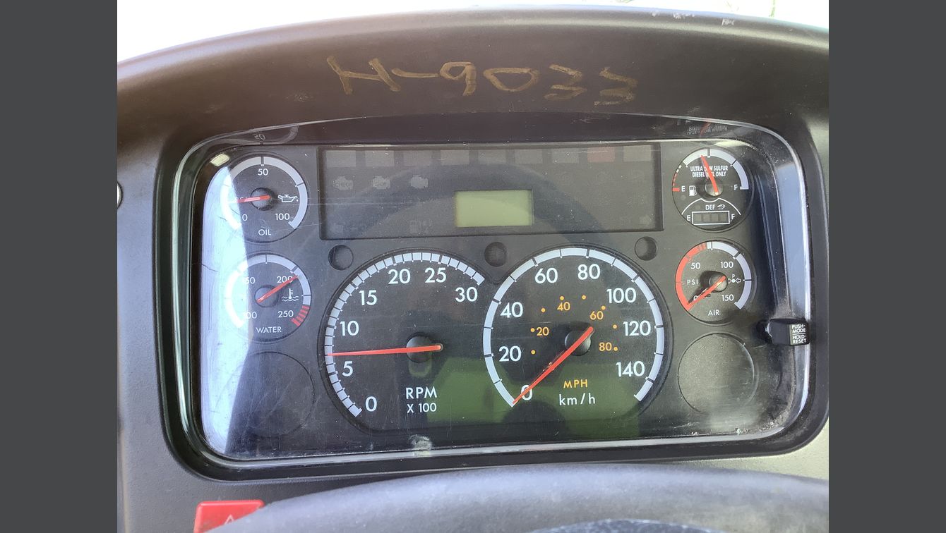 2016 FREIGHTLINER M2 106