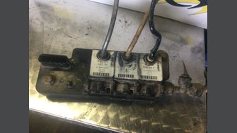 2003 INTERNATIONAL 7500