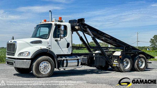 2012 FREIGHTLINER M2 112 main image