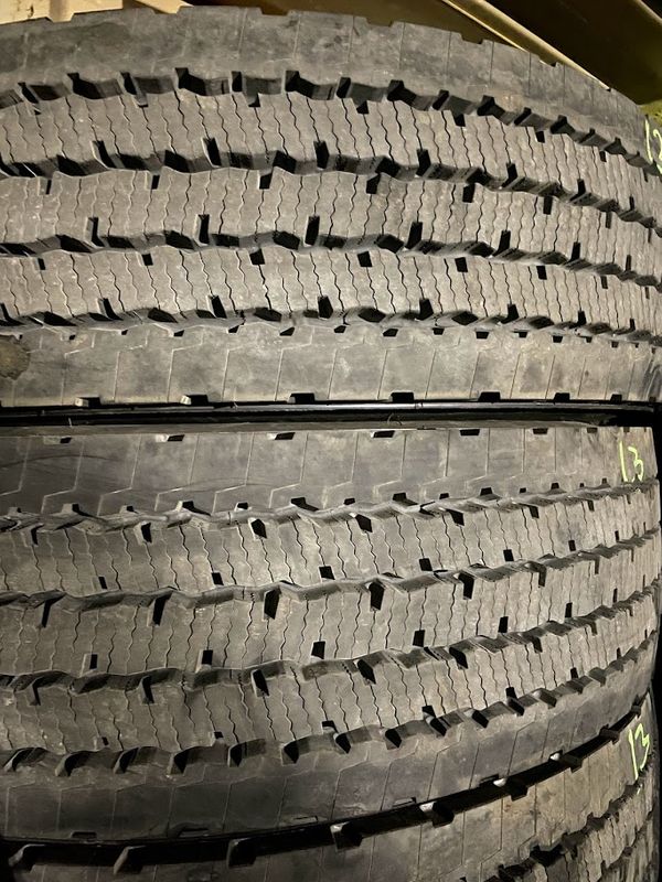  MICHELIN X LINE ENERGY D 11R22.5 PROVENANT D′UN 2024 99.99% BON 8 DE DISPONIBLE A 700.00$ CHACUN main image