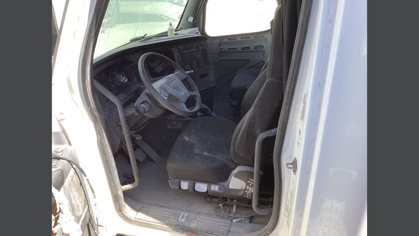 2023 FREIGHTLINER CASCADIA 