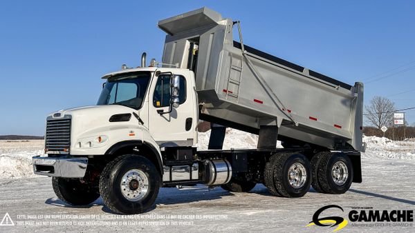 2012 FREIGHTLINER M2 106V main image