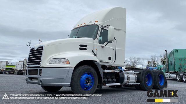 2013 MACK CXU613