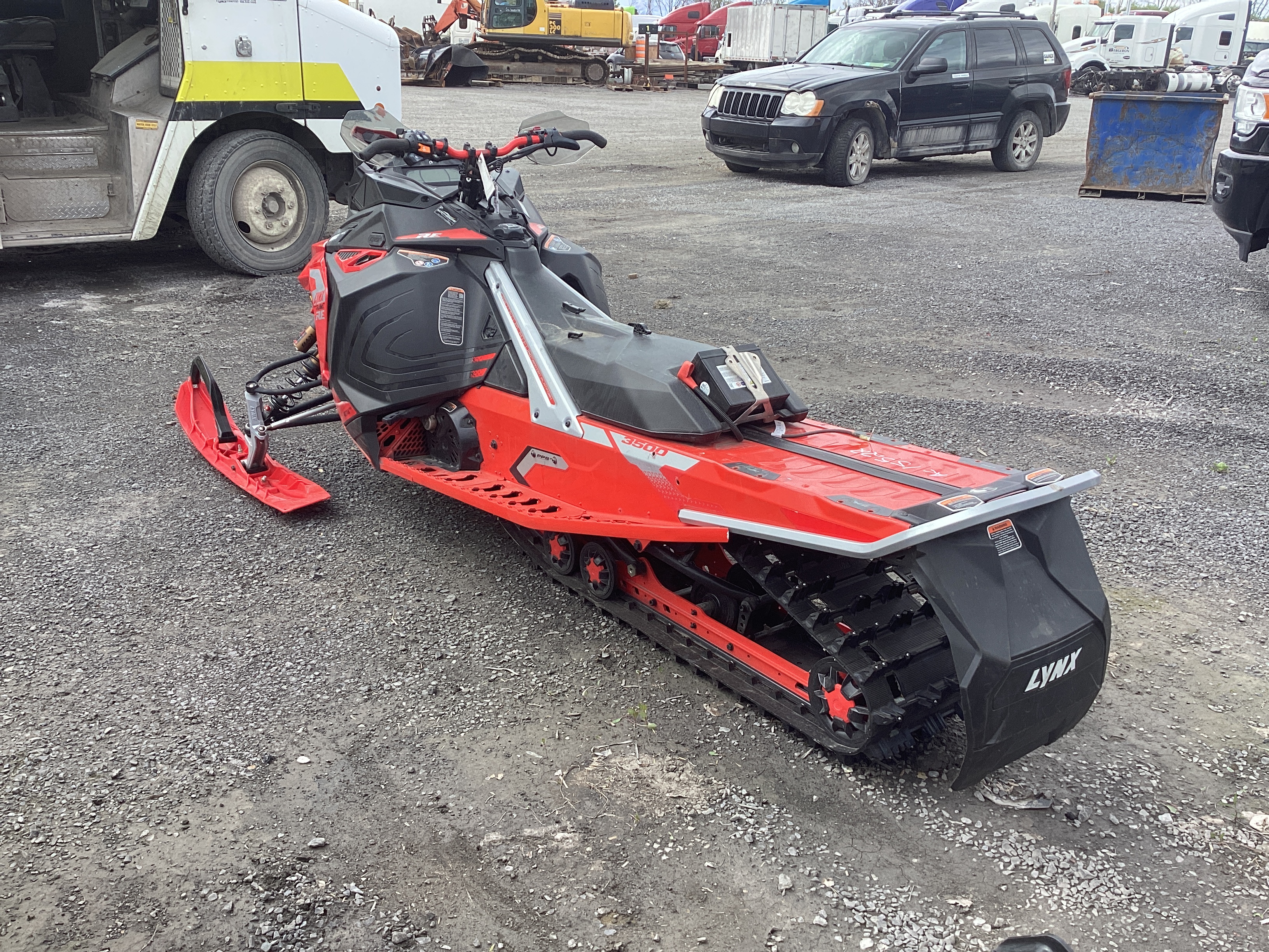 Lynx赤 Lynx - JT All Season Motorsports