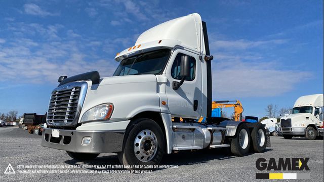 2015 FREIGHTLINER CASCADIA