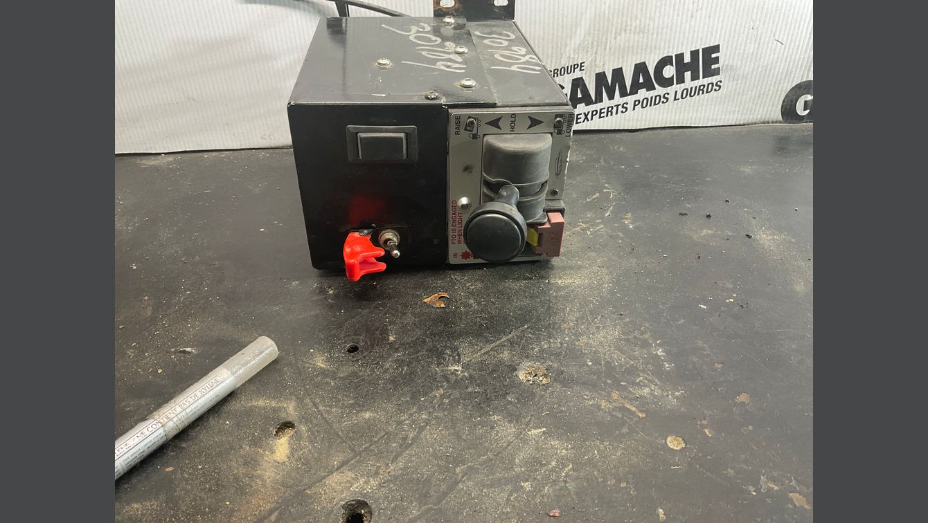 2014 FREIGHTLINER CASCADIA 