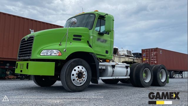 2000 MACK CX 613