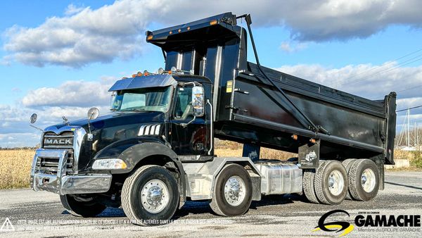 2015 MACK GRANITE main image