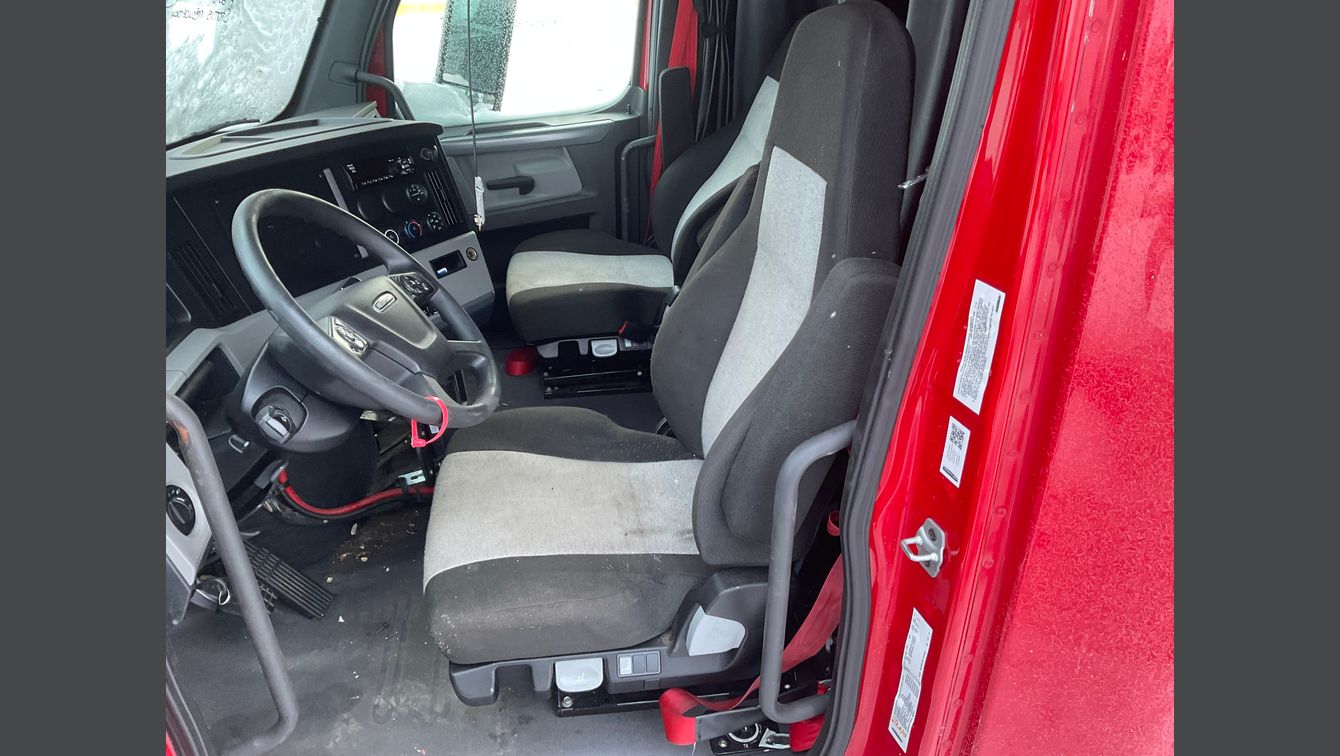 2020 FREIGHTLINER CASCADIA 