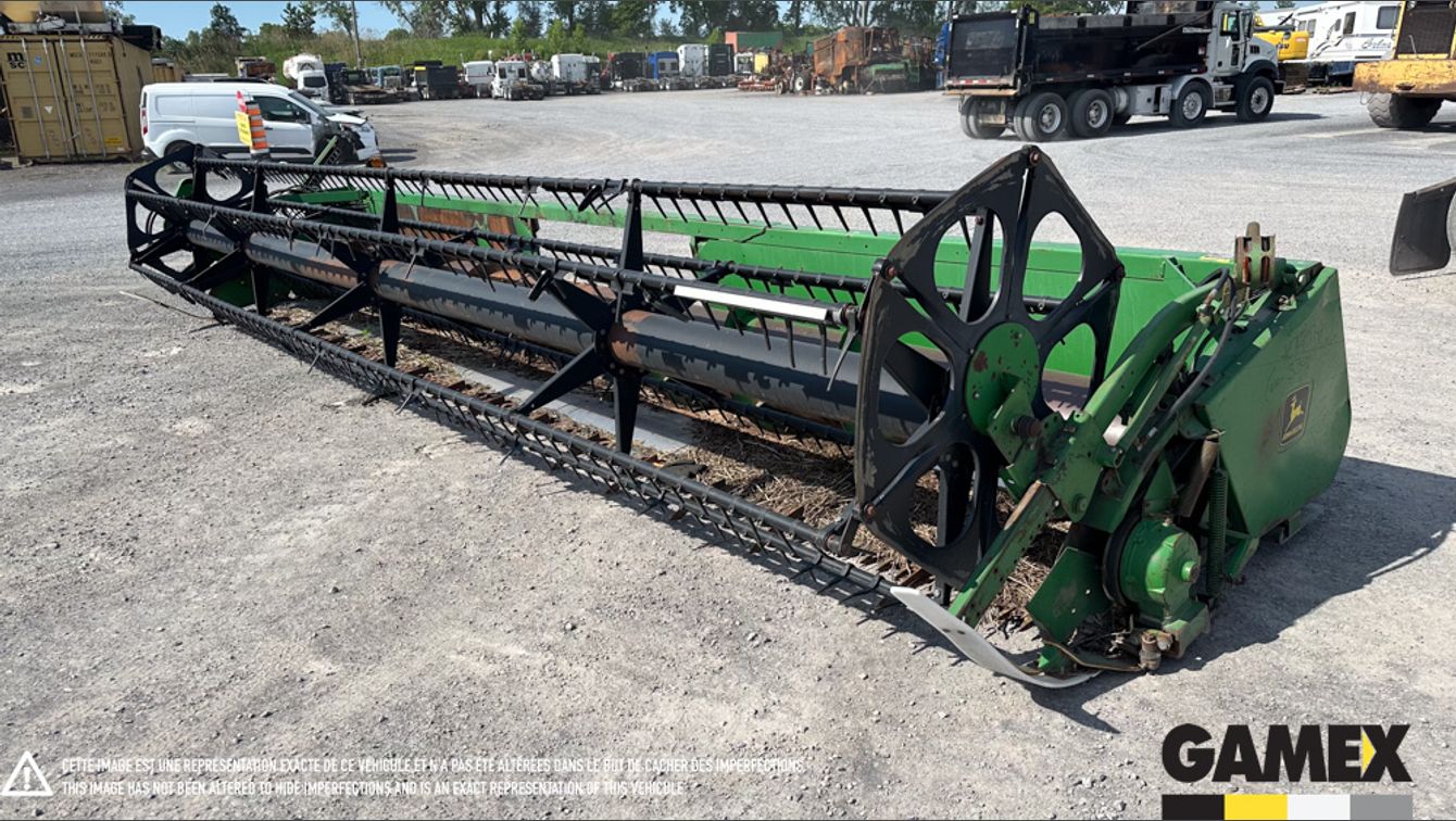 JOHN DEERE PLATEFORME DE COUPE  2006