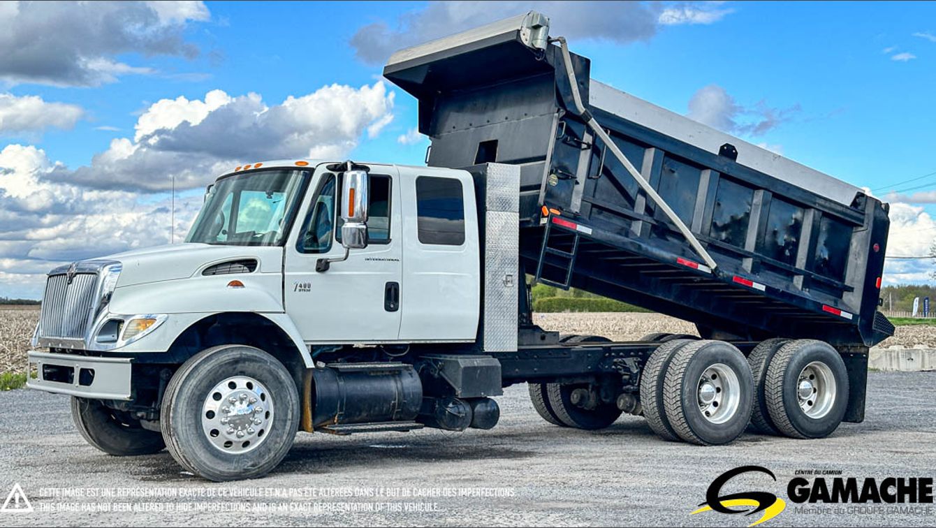 INTERNATIONAL 7400 2004