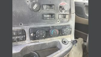 2015 FREIGHTLINER CASCADIA 