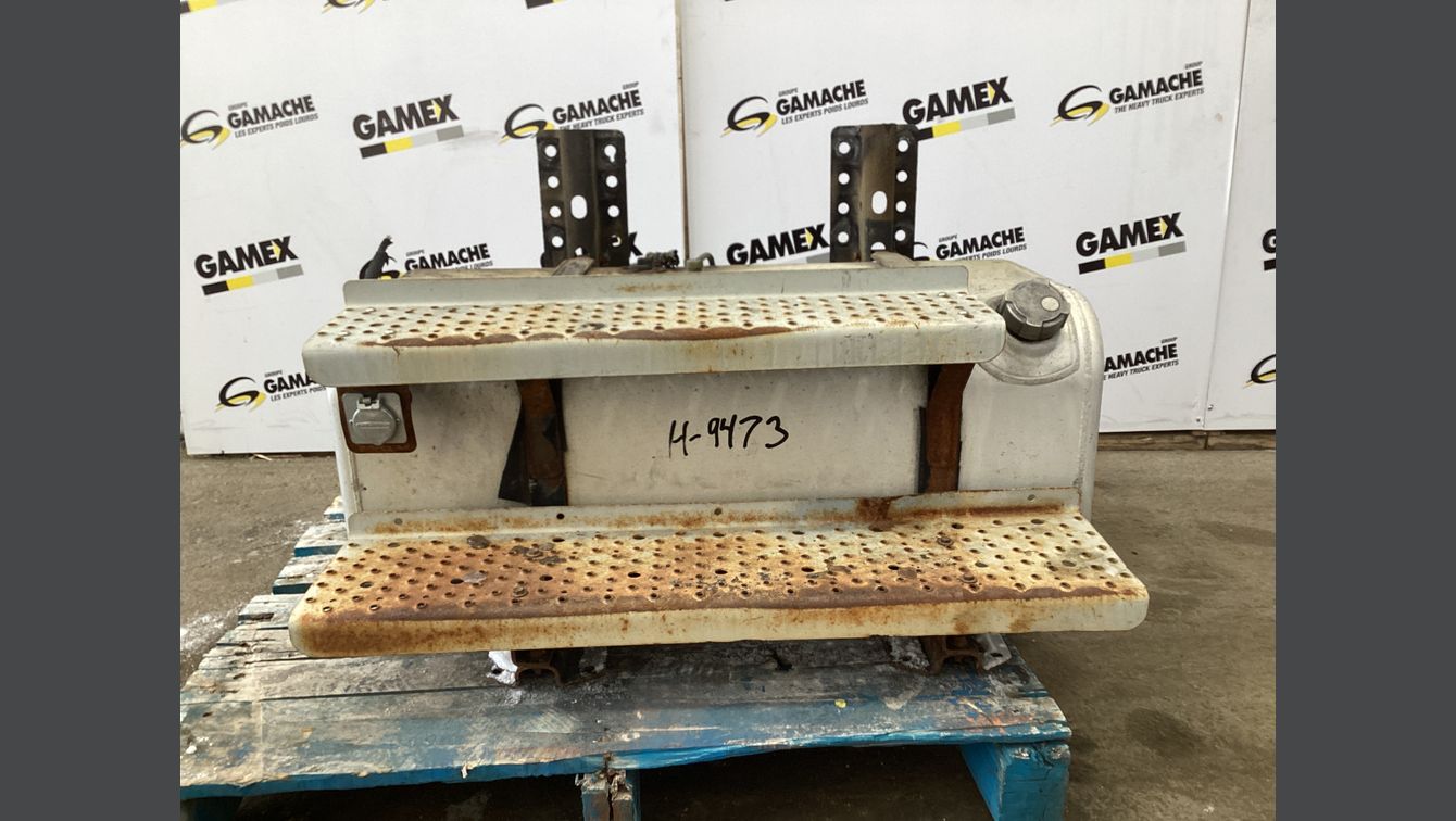 2003 FREIGHTLINER M2