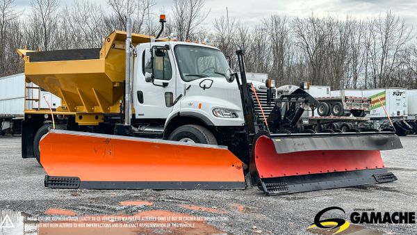 2011 FREIGHTLINER M2106V main image