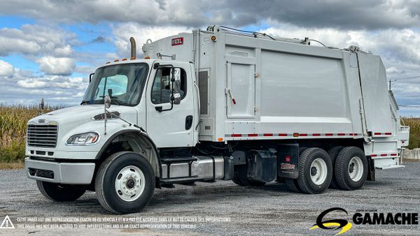 2014 FREIGHTLINER M2 106 main image