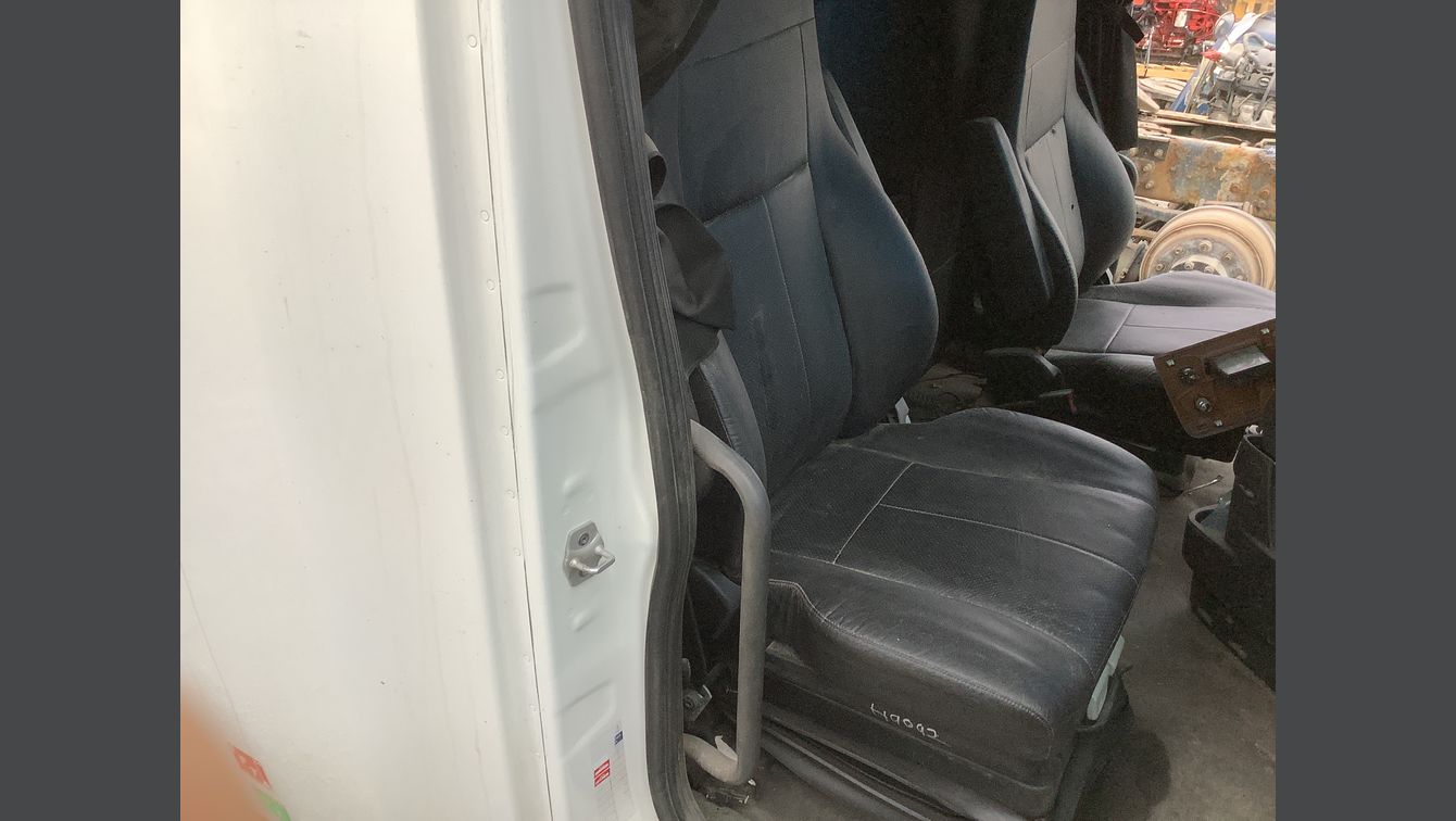 2021 FREIGHTLINER CASCADIA 