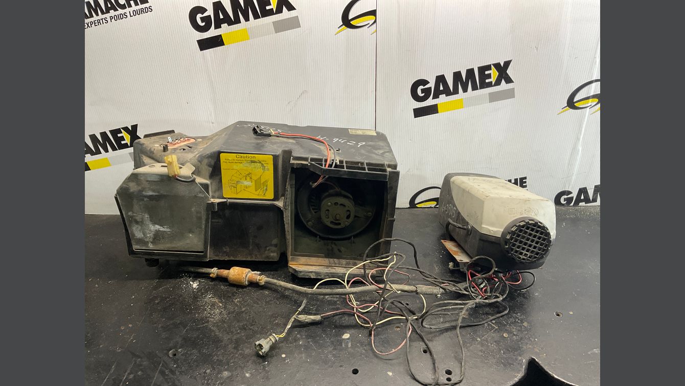 2005 FREIGHTLINER CLASSIC 