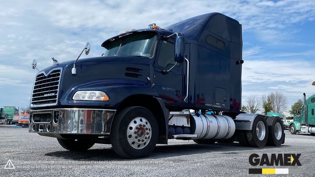 2012 MACK CXU613