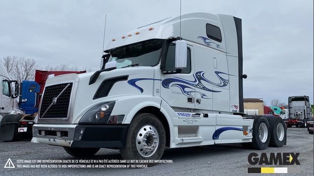 2011 VOLVO VNL670