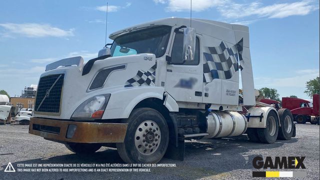 2015 VOLVO VNL630