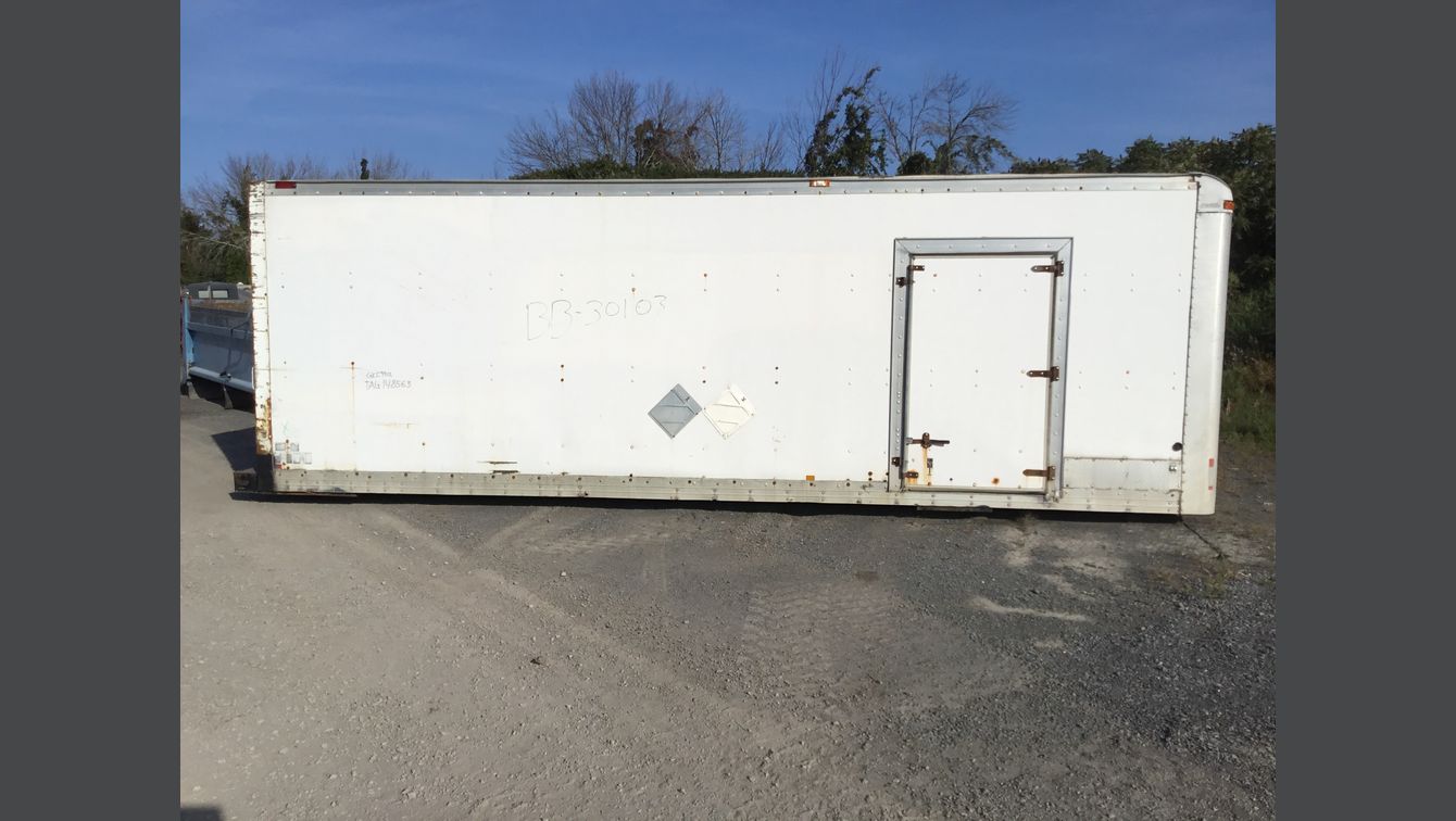 MULTI VANS 26pied&5pouce′, 102″ 2004