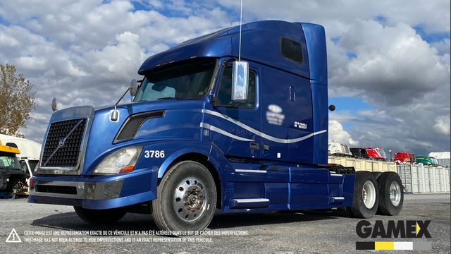 2011 VOLVO VNL670