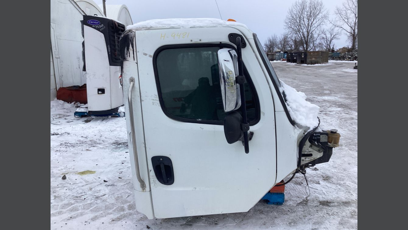 2003 FREIGHTLINER M2