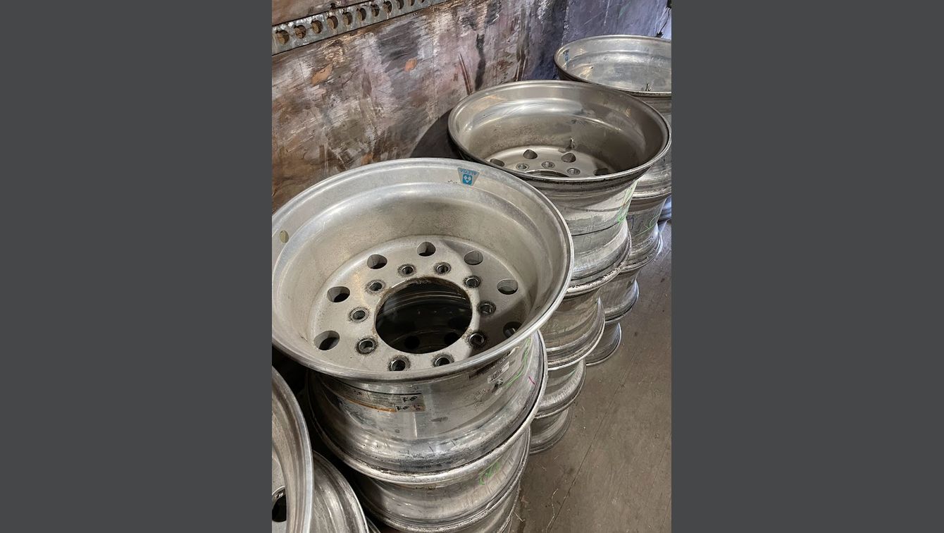 ALCOA / ACCURIDE  A PARTIR DE 150.00$ 22.5X14.00  ZERO OFFSET OU 2 POUCES OFFSET