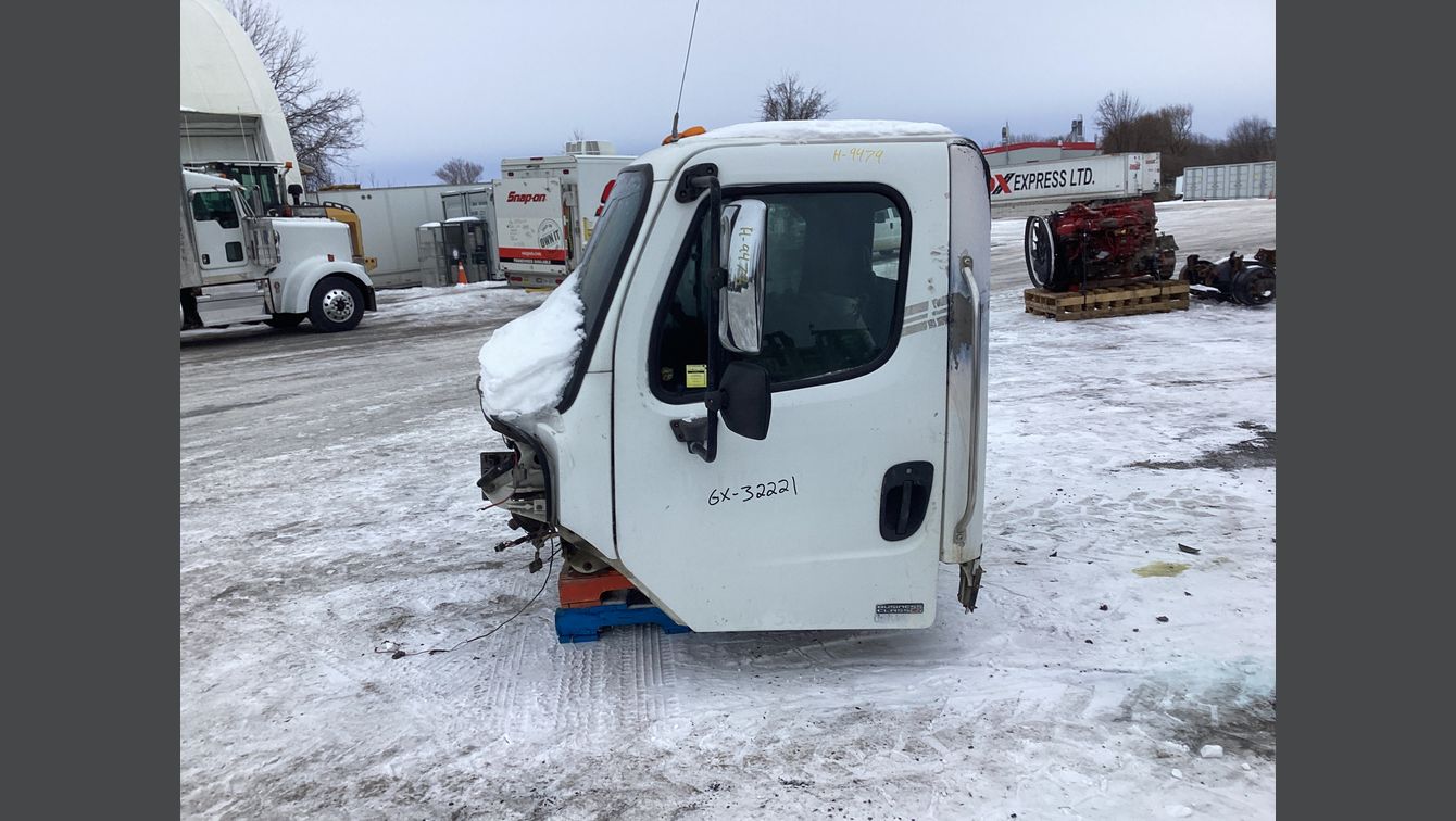 2003 FREIGHTLINER M2