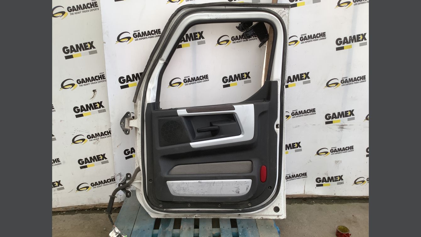 2023 WESTERN STAR 4900X