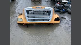 2010 FREIGHTLINER M2