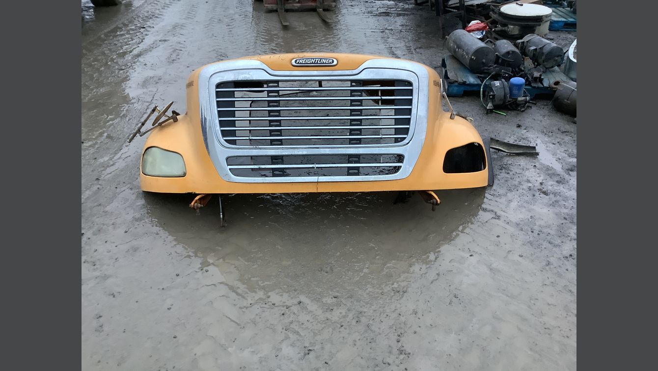 2010 FREIGHTLINER M2