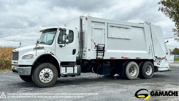 2017 FREIGHTLINER M2 106 main image