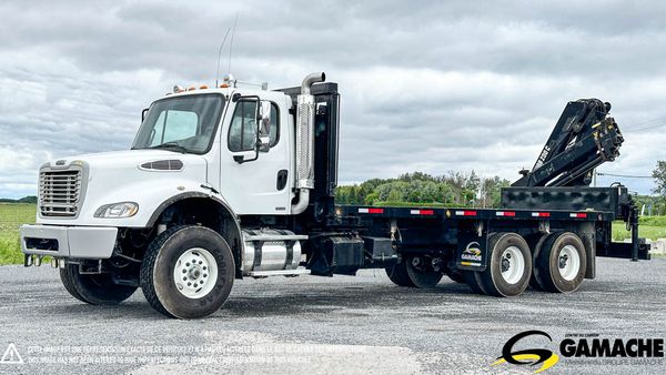 2005 FREIGHTLINER M2 112 main image