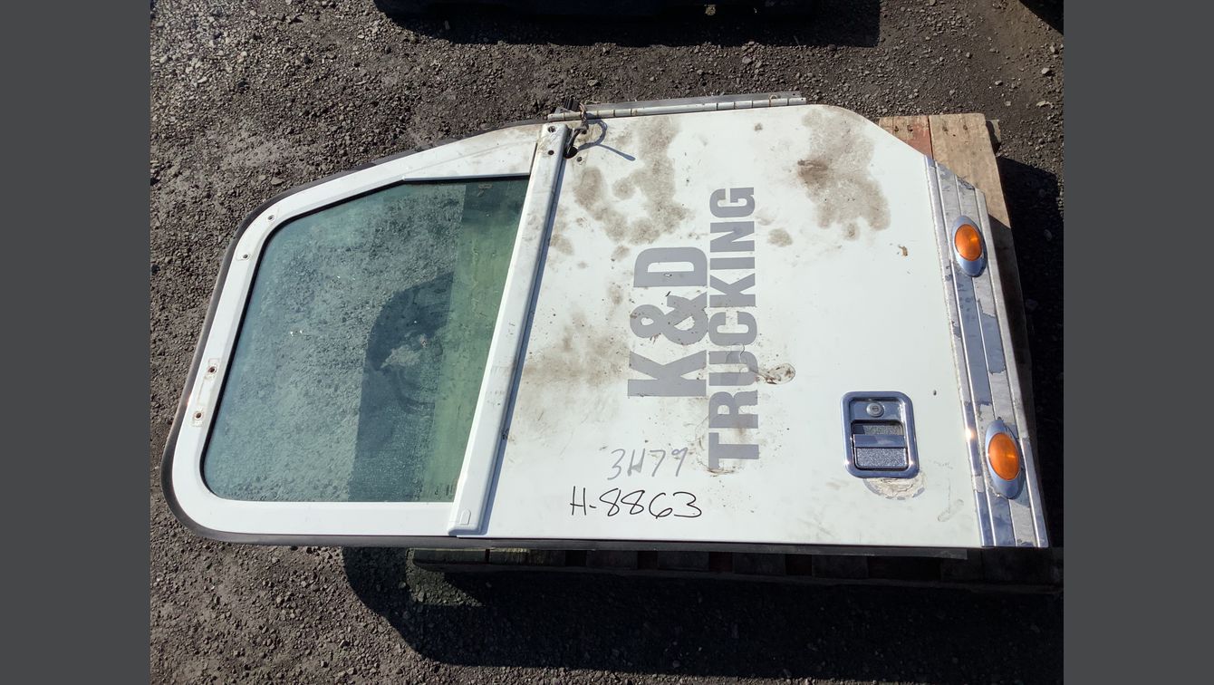 2018 FREIGHTLINER CORONADO