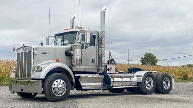 2013 KENWORTH W900