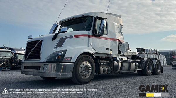 2015 VOLVO VNL630 main image