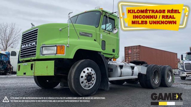2000 MACK CH613