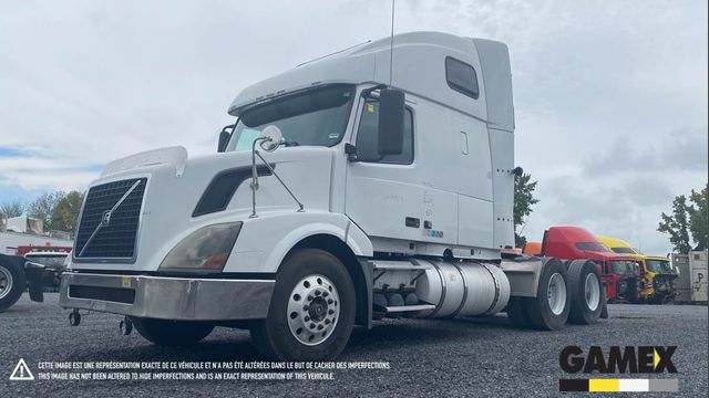 2011 VOLVO VNL670