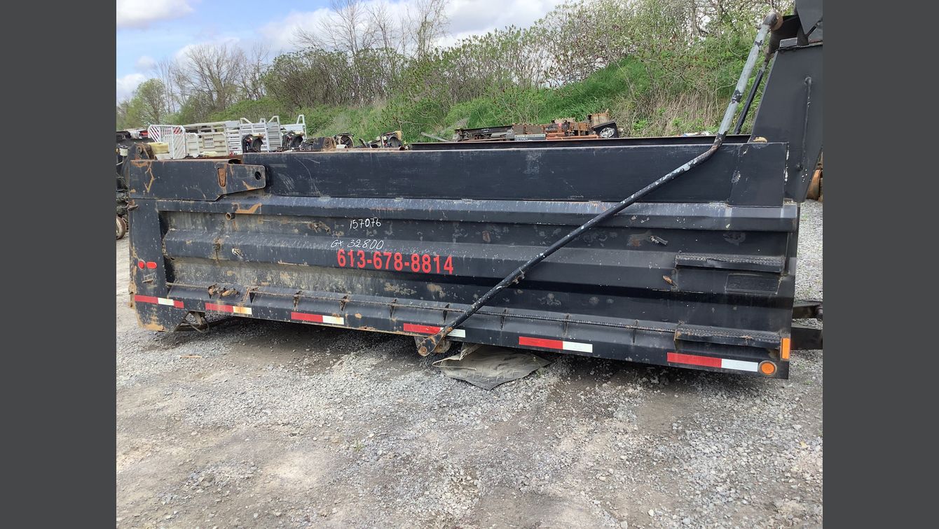 STERLING LT7500 2003