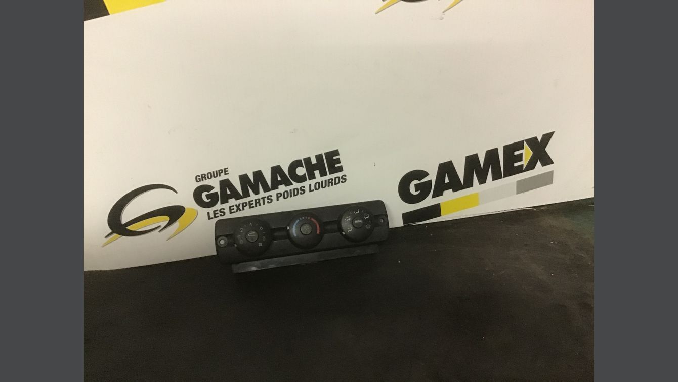 2013 FREIGHTLINER CASCADIA 