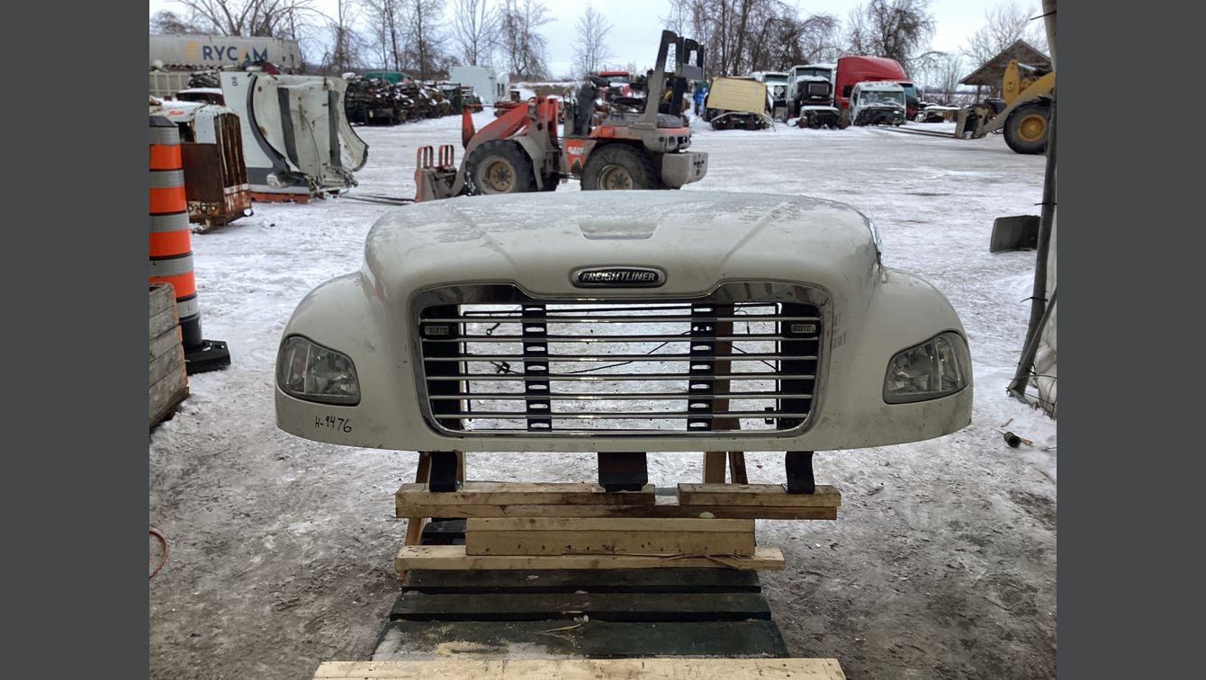 2003 FREIGHTLINER M2