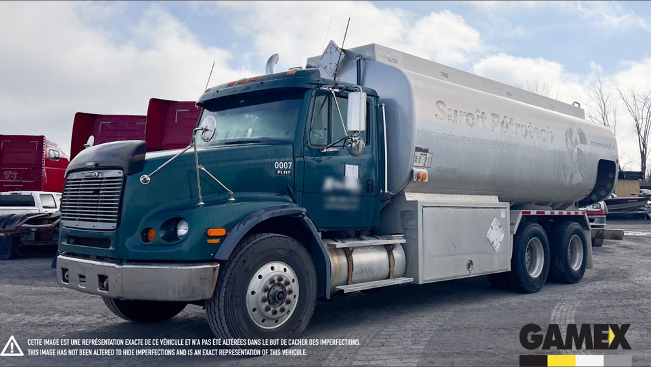 FREIGHTLINER FL 112 2001