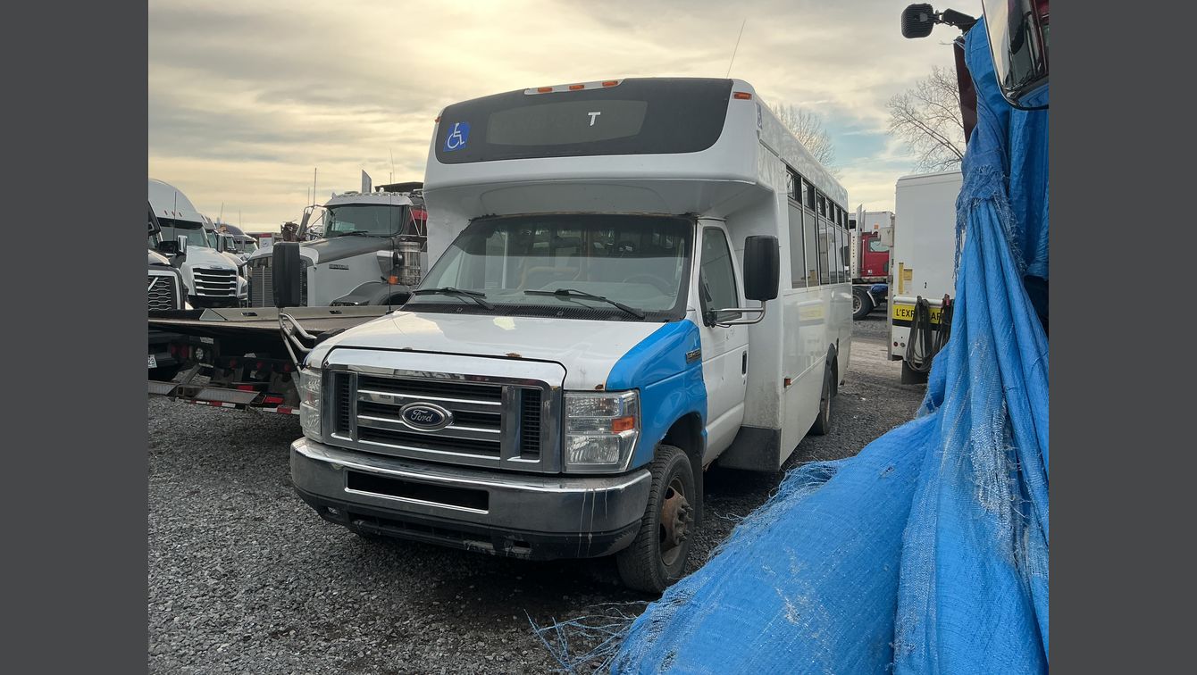 FORD AUTOBUS E450 2015