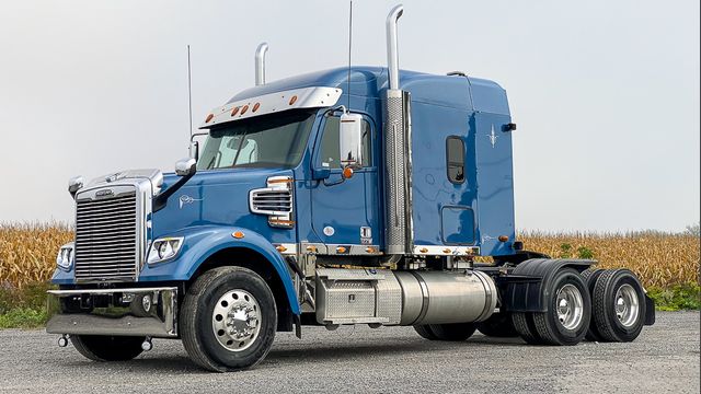 2020 FREIGHTLINER 122SD