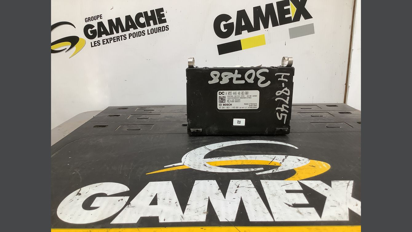 2023 WESTERN STAR 4900