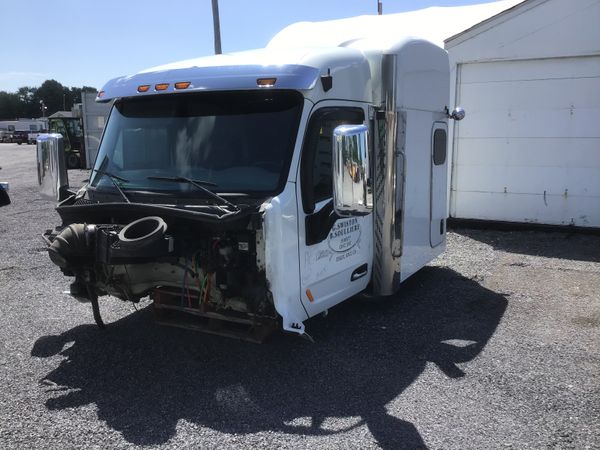 2016 PETERBILT 579 main image