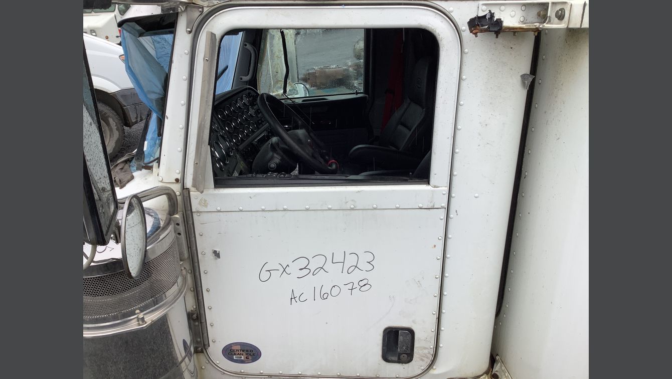2021 PETERBILT 389