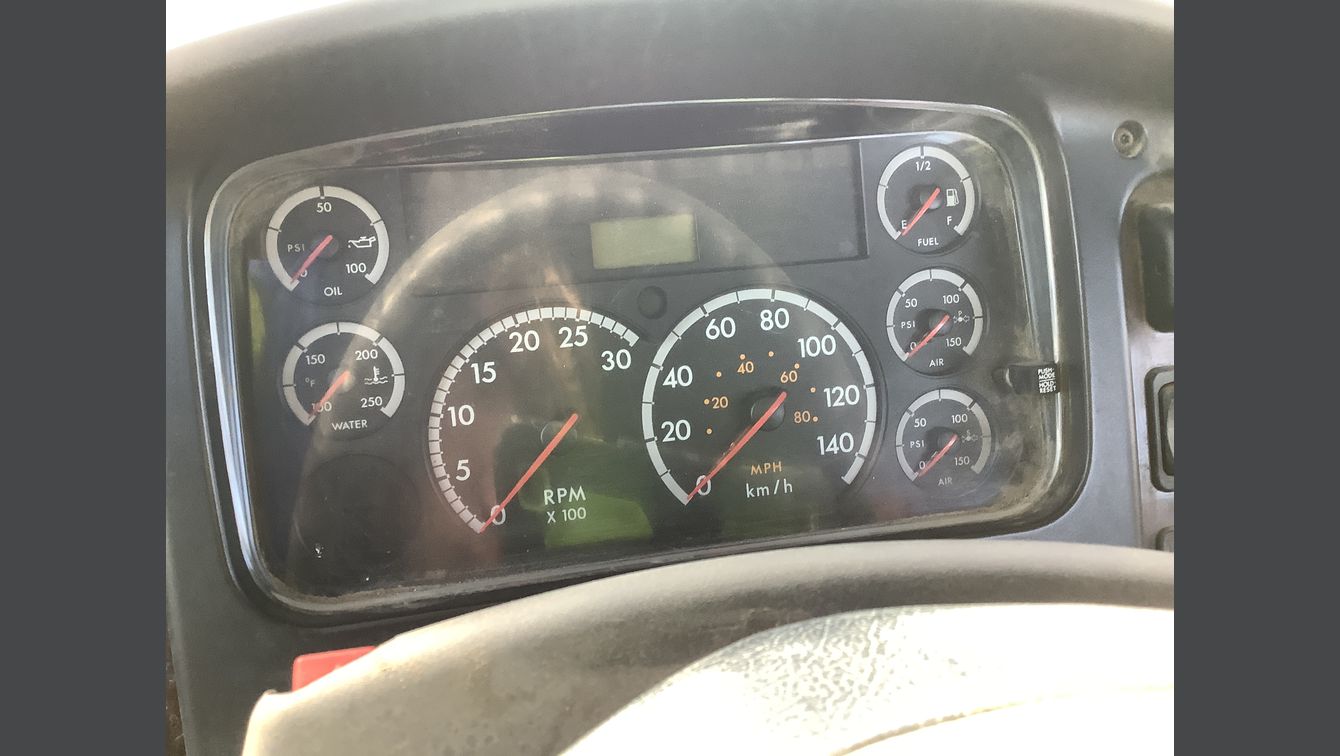 2010 FREIGHTLINER M2